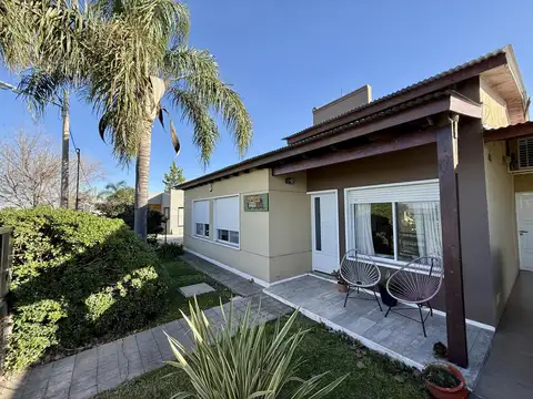 Casa en Alquiler en Funes, $ 1.700.000