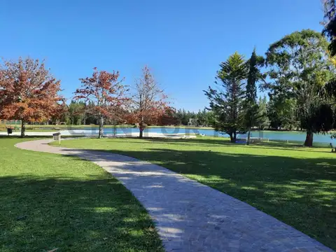Miralagos II, Club de Campo y Spa. Lote en venta.