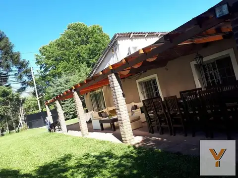 Casa en venta - 4 Dormitorios 3 Baños - Ezeiza