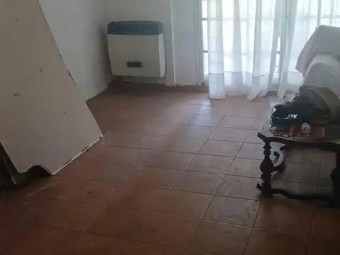 Casa en venta - 4 Dormitorios 3 Baños - Ezeiza