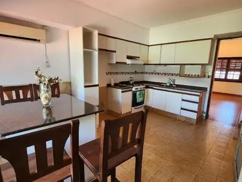 CASA EN VENTA L.M.CAMPOS 370 BERNAL