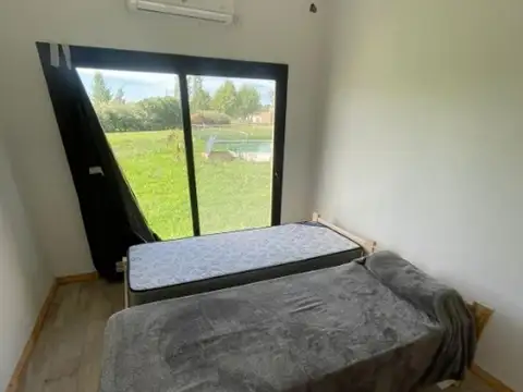 Casa en Alquiler con 2 cocheras