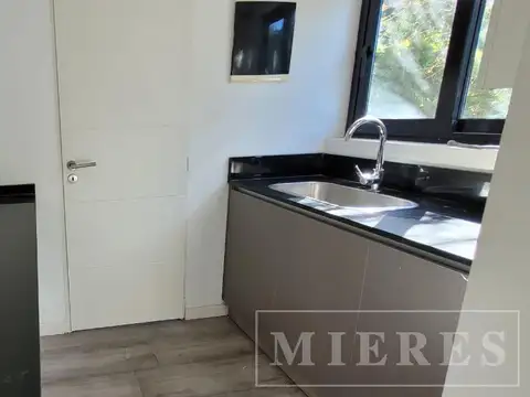 Casa en Venta en El Cantón - Barrio Golf, USD 420.000