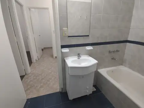 Departamento en Venta en Villa Adelina, USD 75.000