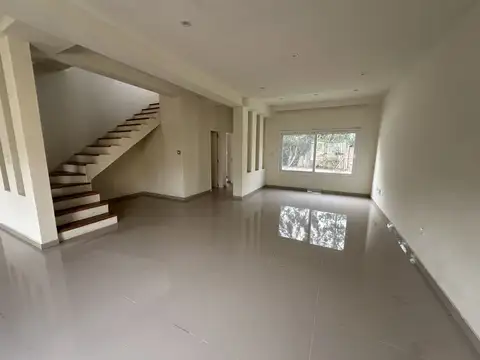 Casa en Alquiler de 4 dormitorios