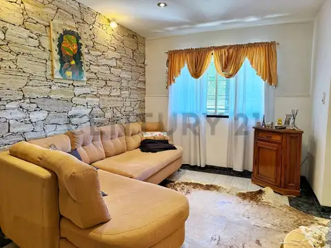 CASA EN VENTA EN LA PLATA 2 DORMITORIOS