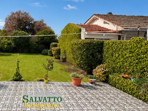 Casa 3 ambientes con 2 baños