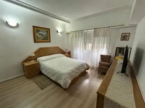 Depto Tipo Casa 4 ambientes con 2 baños