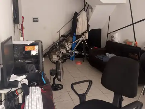 Depto Tipo Casa 2 ambientes con 1 baño