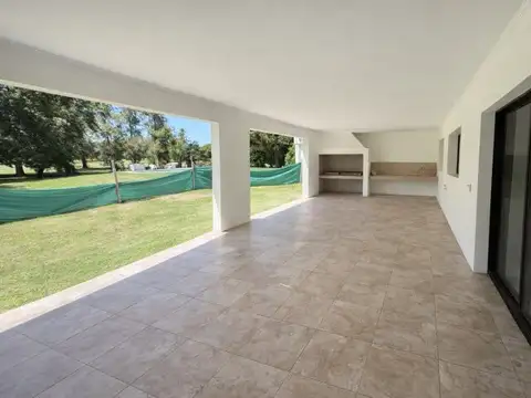 HERMOSA CASA A ESTRENAR EN EL CLUB DE CAMPO "LAS PRADERAS" DE LUJAN