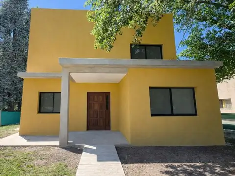 HERMOSA CASA A ESTRENAR EN EL CLUB DE CAMPO "LAS PRADERAS" DE LUJAN