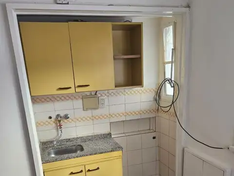 MONOAMBIENTE A MEDIA CDRA DE AVDA DEL LIBERTADOR