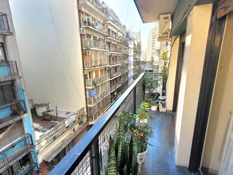 Doblas 100, Piso 4