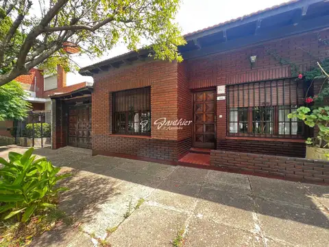 Casa en venta c/ cochera en Campana