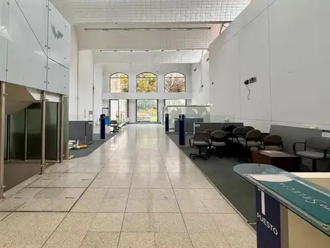 IMPORTANTE LOCAL COMERCIAL A LA VENTA (EX BANCO)– CENTRO DE SAN ISIDRO