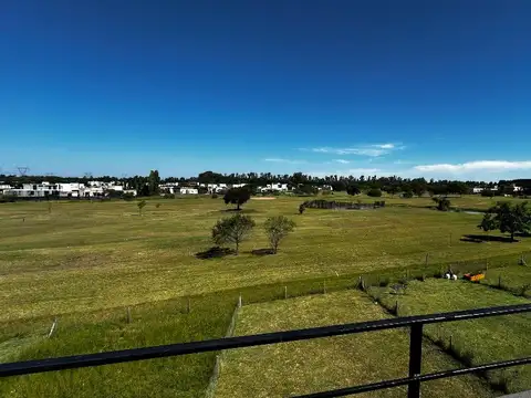 Venta Medal Condominio amplio al golf 3 Ambientes