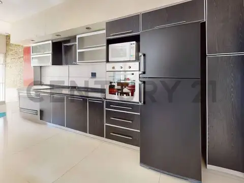 Casa 5 ambientes con 4 baños