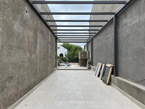 Casa 4 ambientes con 3 baños