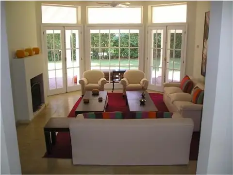 Casa 5 ambientes con 4 baños