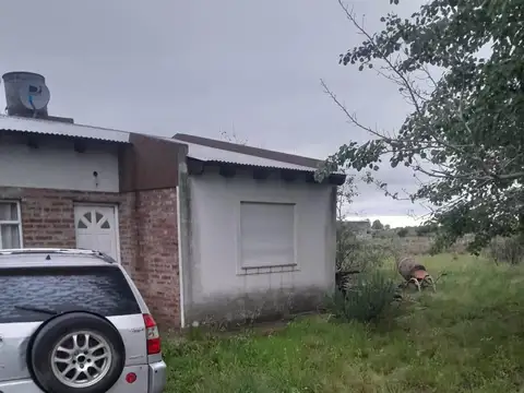 Casa 3 ambientes con 1 baño