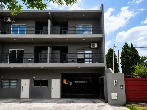 Departamento 2 amb en venta Luis Guillón c/cochera