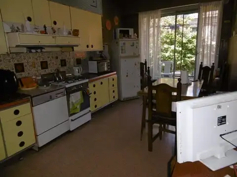 Depto Tipo Casa 4 ambientes con 4 baños