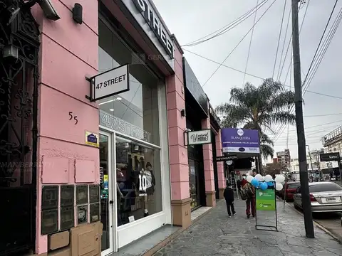 Av. 25 de mayo 100