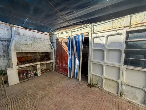 Propiedad céntrica de 2 habitaciones y cochera