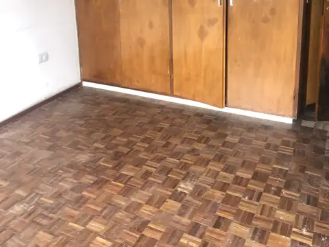 General Guido 2400, Piso 1
