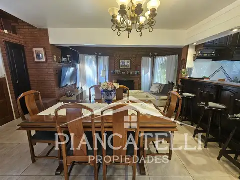 VENTA DE CASA EN BANCO PROVINCIA CON 3 HABITACIONES