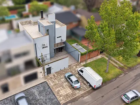 FISHERTON - Casa de excelente calidad y diseño!