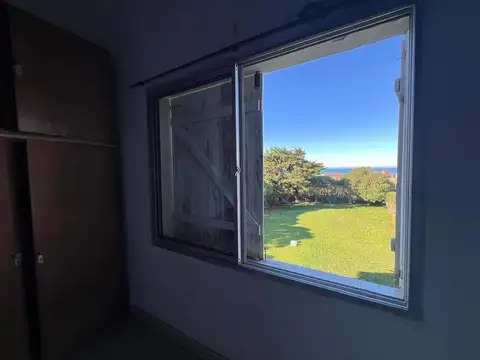 Casa 6 ambientes con 3 baños