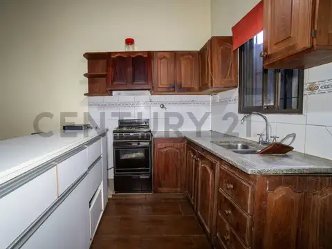 Taller/galpón con casa en venta La Plata
