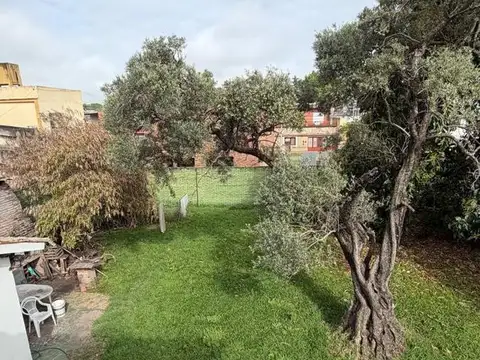 Casa en Venta con 22 cocheras