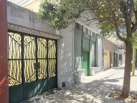 Antezana al 400: Terreno de 8.7 x 10.78 Sup. vendible 819,70 m2.-