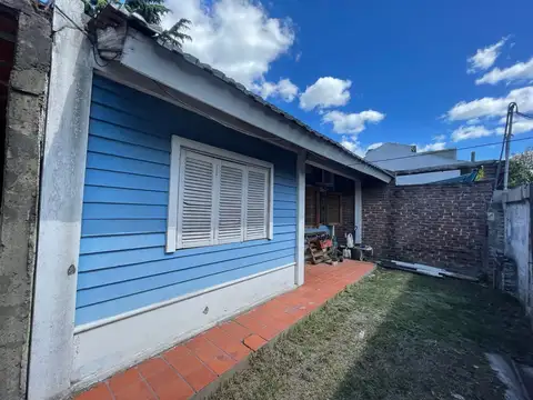 Casa en venta de 5 ambientes con cochera en Monte Grande