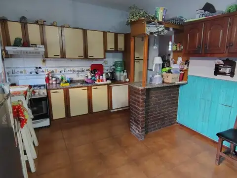 Casa 4 ambientes con 1 baño