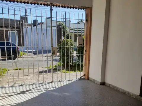 Depto Tipo Casa en Alquiler en Munro, $ 1.390.000