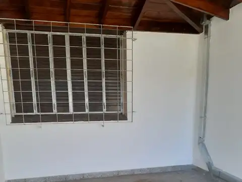 Depto Tipo Casa 4 ambientes con 2 baños