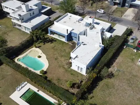 Casa en Venta en Countries y Barrios Cerrados en Cordoba Capital, Capital