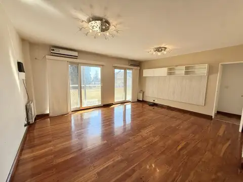 Departamento Piso 4 Ambientes en Alquiler con Cochera en Quilmes Centro