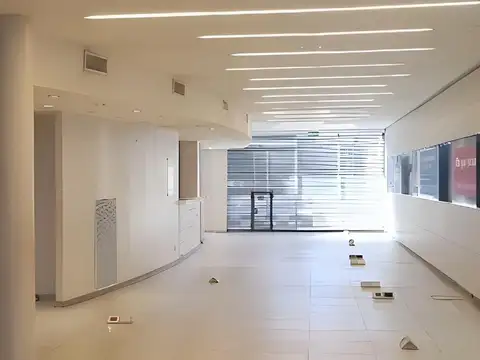 VENTA LOCAL COMERCIAL AMPLIA MARQUESINA - CENTRO DE SAN MIGUEL