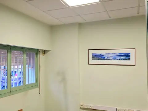 Casa 10 ambientes con 2 baños