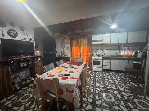 CASA EN VENTA TRES DORMTORIOS COCHERA DOS PLANTAS