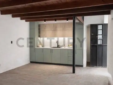 Venta PH al frente con entrada independiente - Luminoso – Gran potencial para re