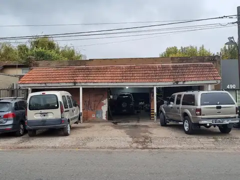 Cardales Centro! Local/Depósito en esquina, 300 m2 de Lote, Todos los Servicios! 