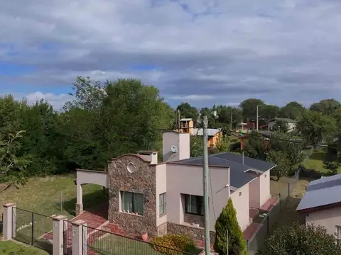 CASA 3 DORMITORIOS EN LOS REARTES A 200 m DEL RÍO 