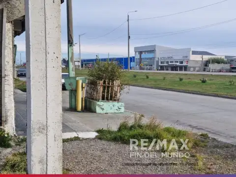 LOTE CON PLANOS APROBADOS PARA EDIFICIO DE 3 PISOS