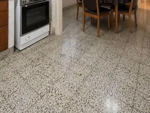 Casa 6 ambientes con 1 baño