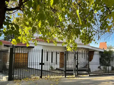 VENTA HERMOSA CASA EN QUINTA SECCION DE CATEGORIA